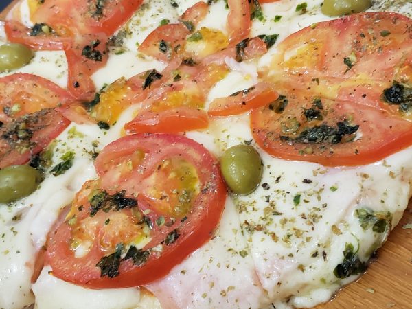 Pizza de napolitana y jamón